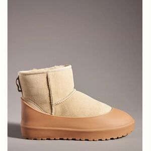 UGG Shoe Cover Guard Excellent No Box Size     Womens 12-14; Mems 11-13